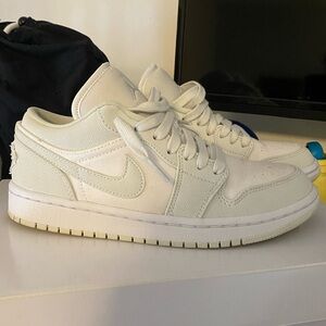 Jordan 1 Low Spruce Aura Women’s Size 6.5